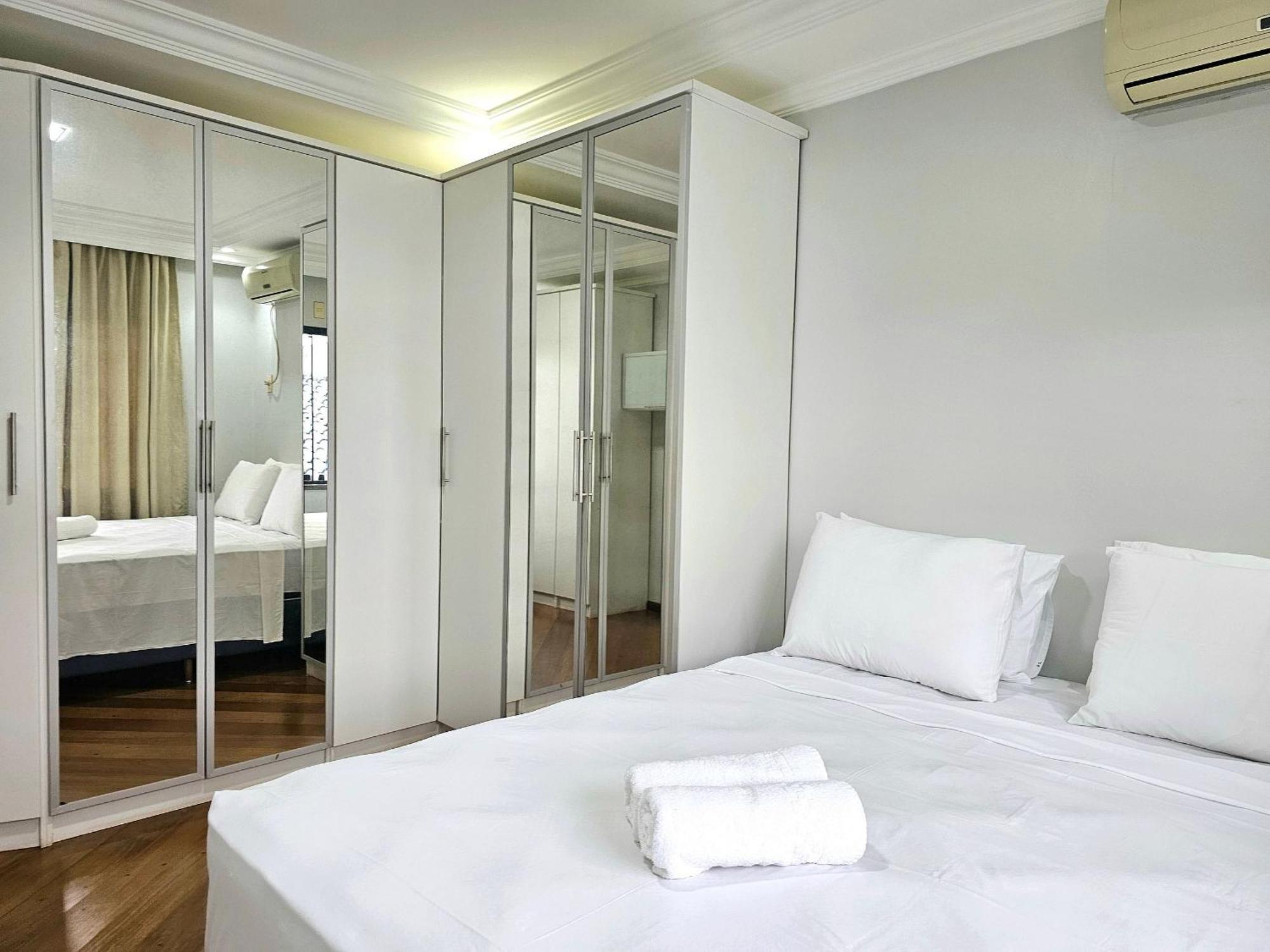 Casa 6 Quartos Padrao Area Nobre Prox Atrativo