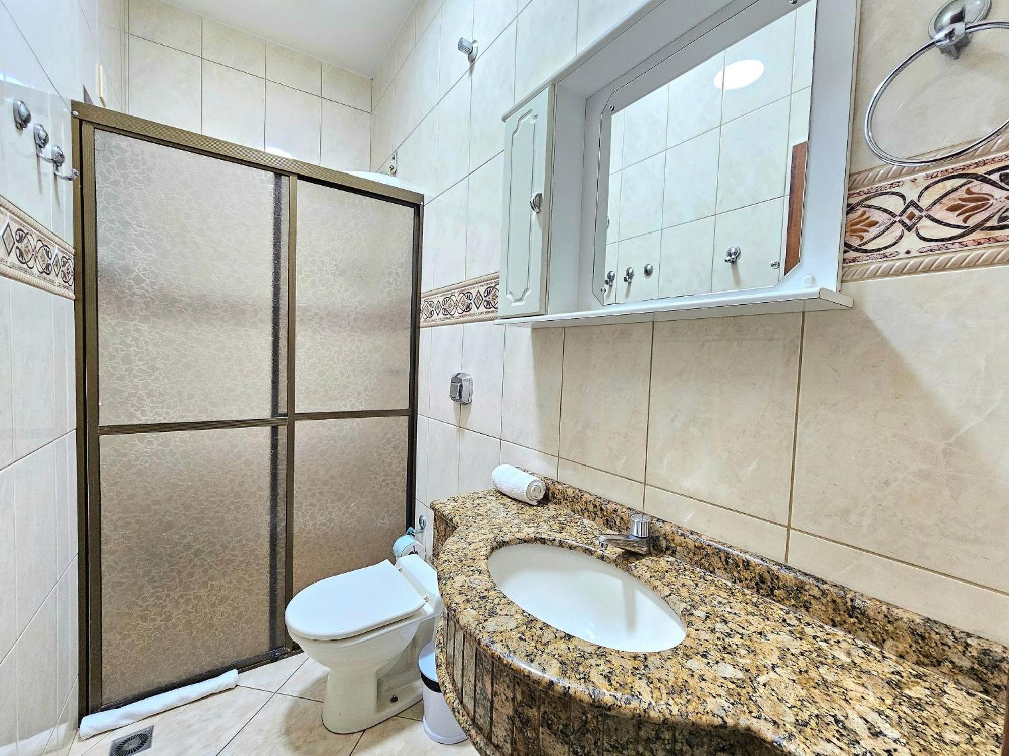 Casa 6 Quartos Padrao Area Nobre Prox Atrativo