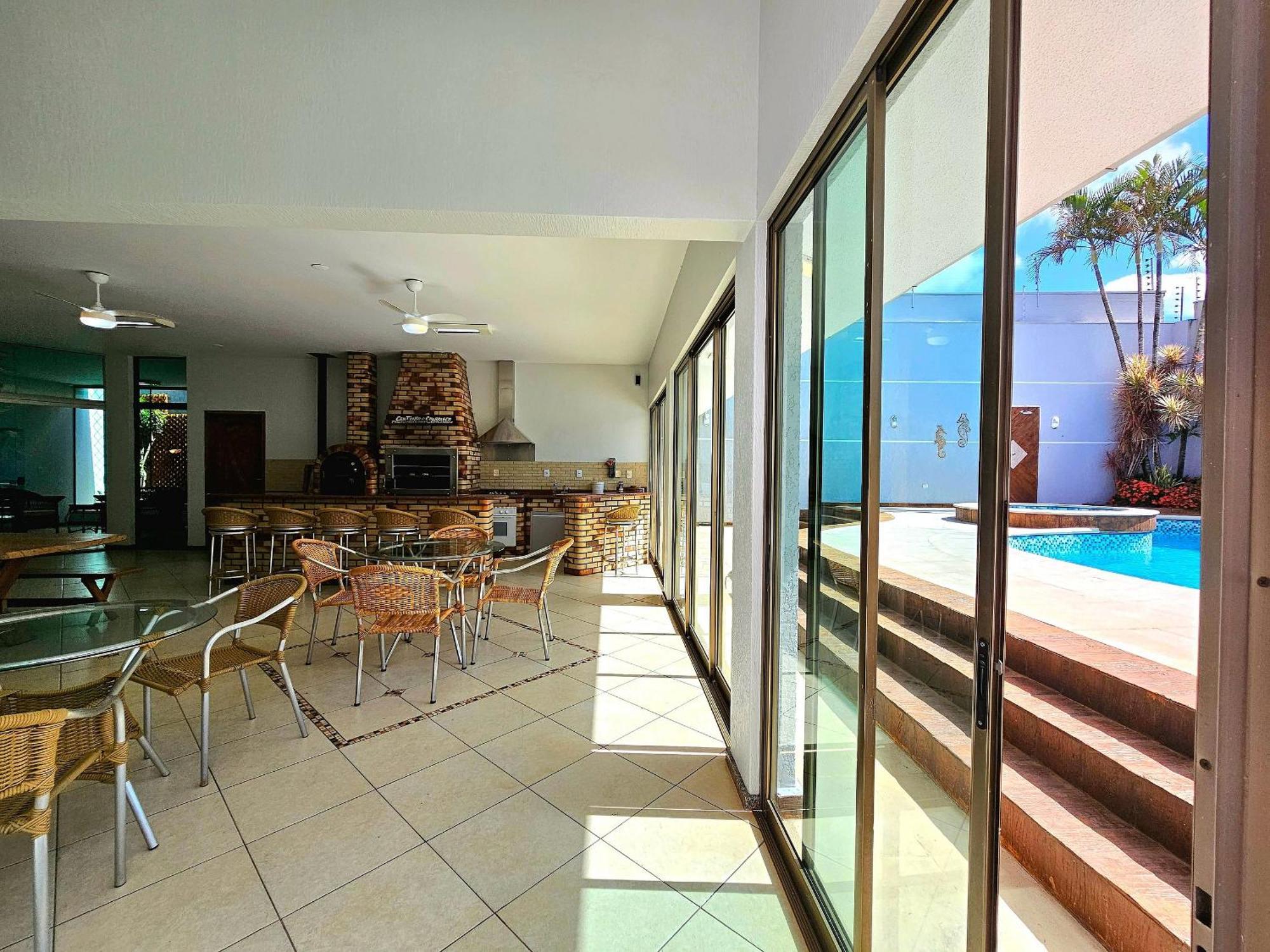Casa 6 Quartos Padrao Area Nobre Prox Atrativo Сasa de vacaciones *
