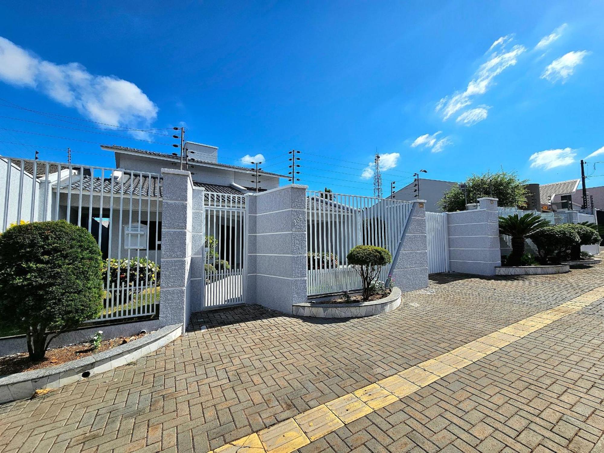 Casa 6 Quartos Padrao Area Nobre Prox Atrativo Сasa de vacaciones Foz do Iguaçu