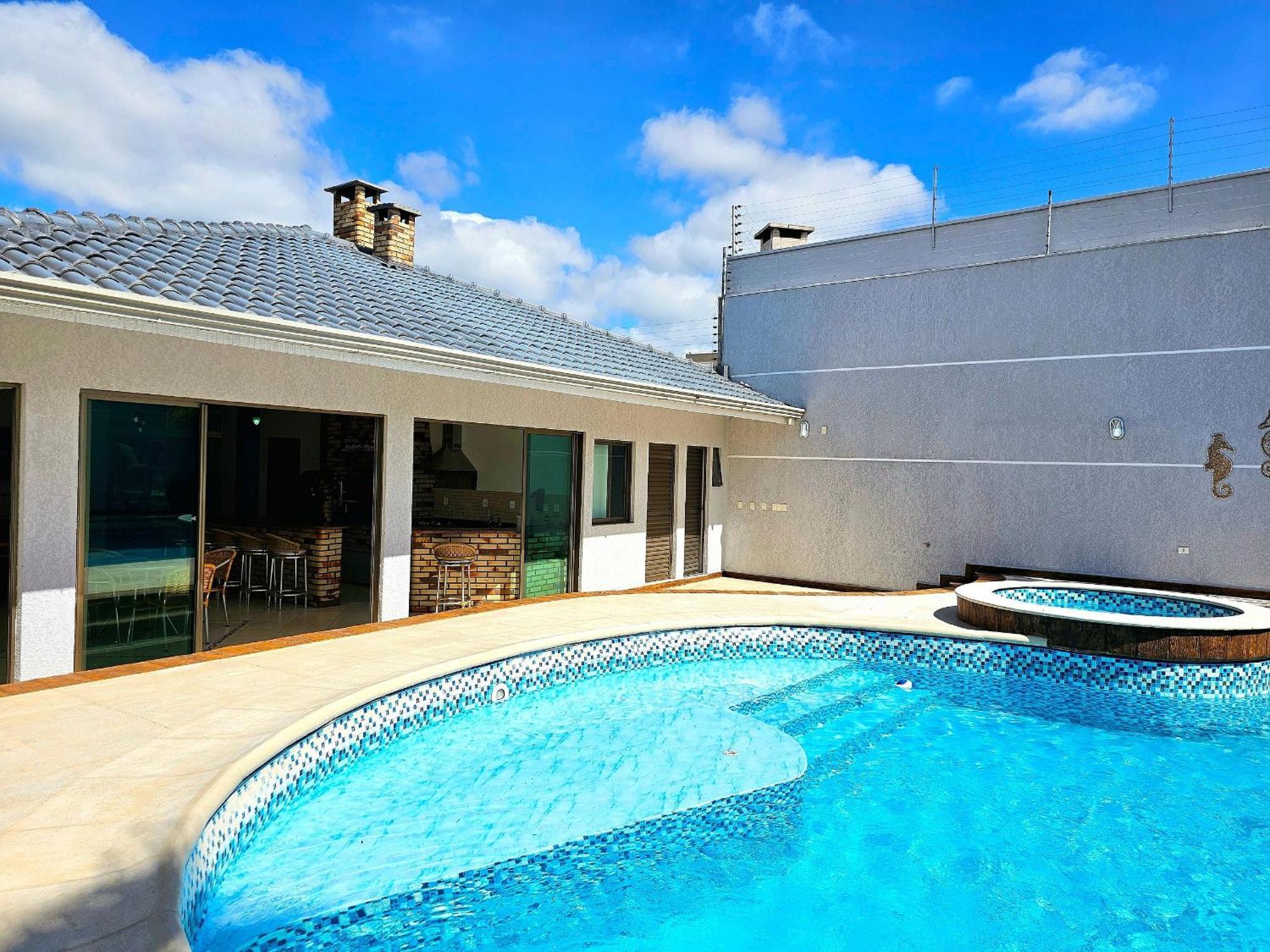 Casa 6 Quartos Padrao Area Nobre Prox Atrativo Сasa de vacaciones