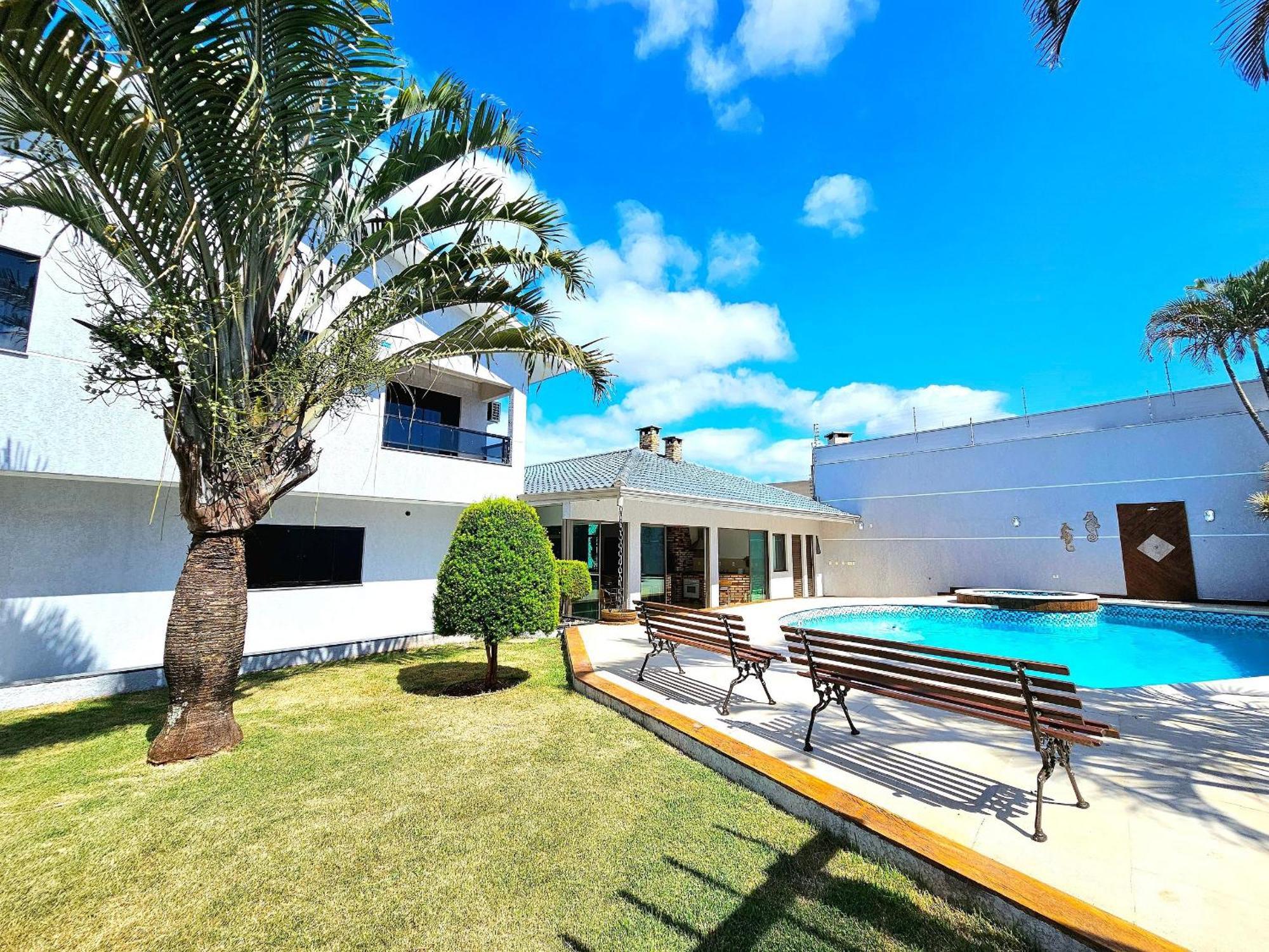 Casa 6 Quartos Padrao Area Nobre Prox Atrativo Сasa de vacaciones *