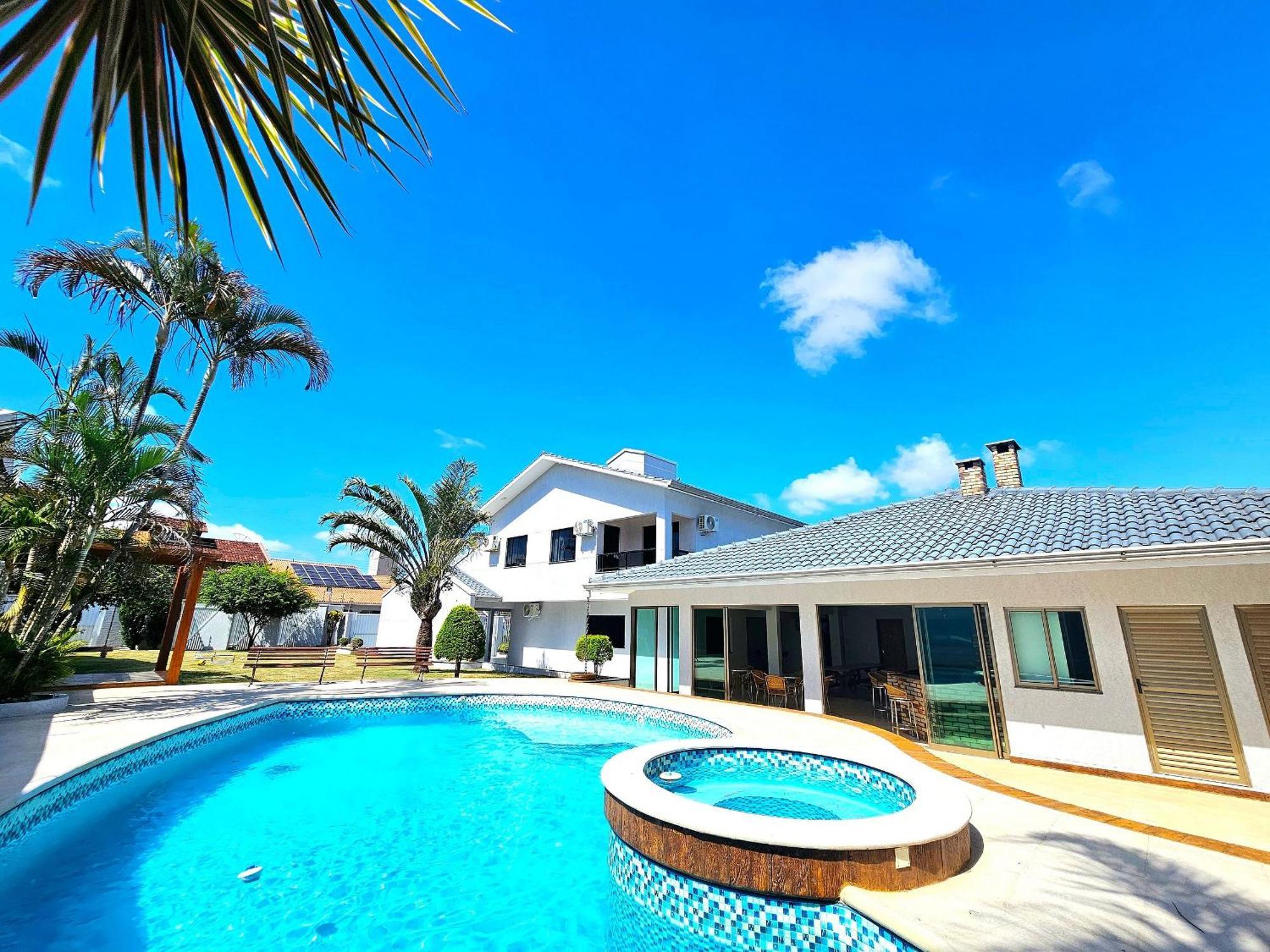 Casa 6 Quartos Padrao Area Nobre Prox Atrativo Сasa de vacaciones *