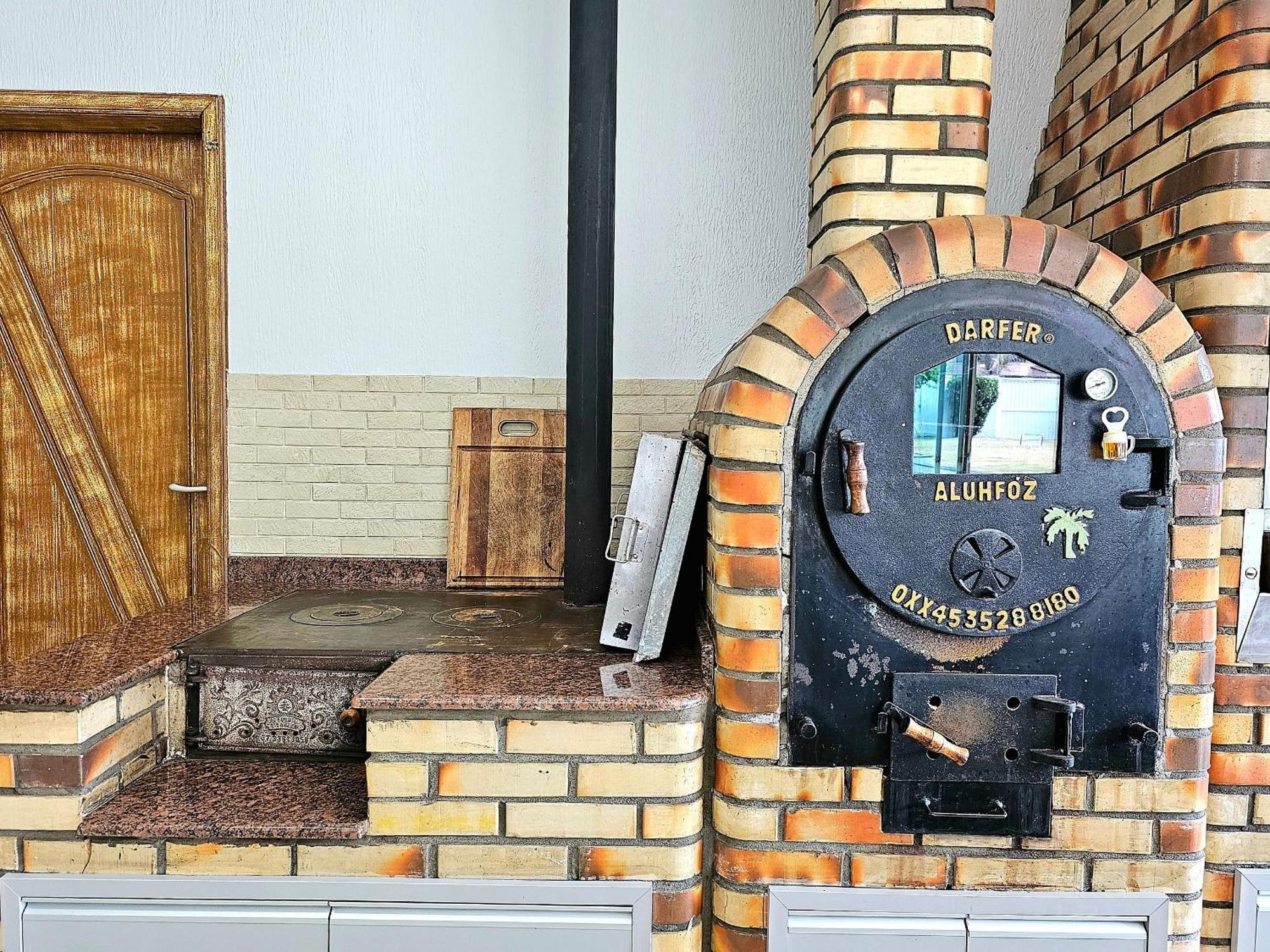 Casa 6 Quartos Padrao Area Nobre Prox Atrativo